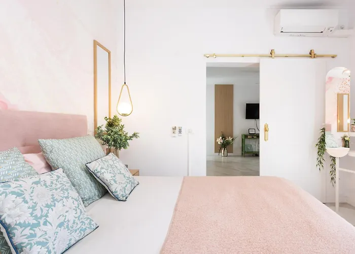 Апартаменти New! Sea View With Aircon In Center Of Americas *