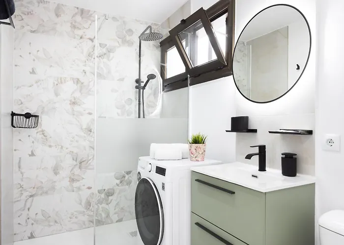 Апартаменти New! Sea View With Aircon In Center Of Americas *